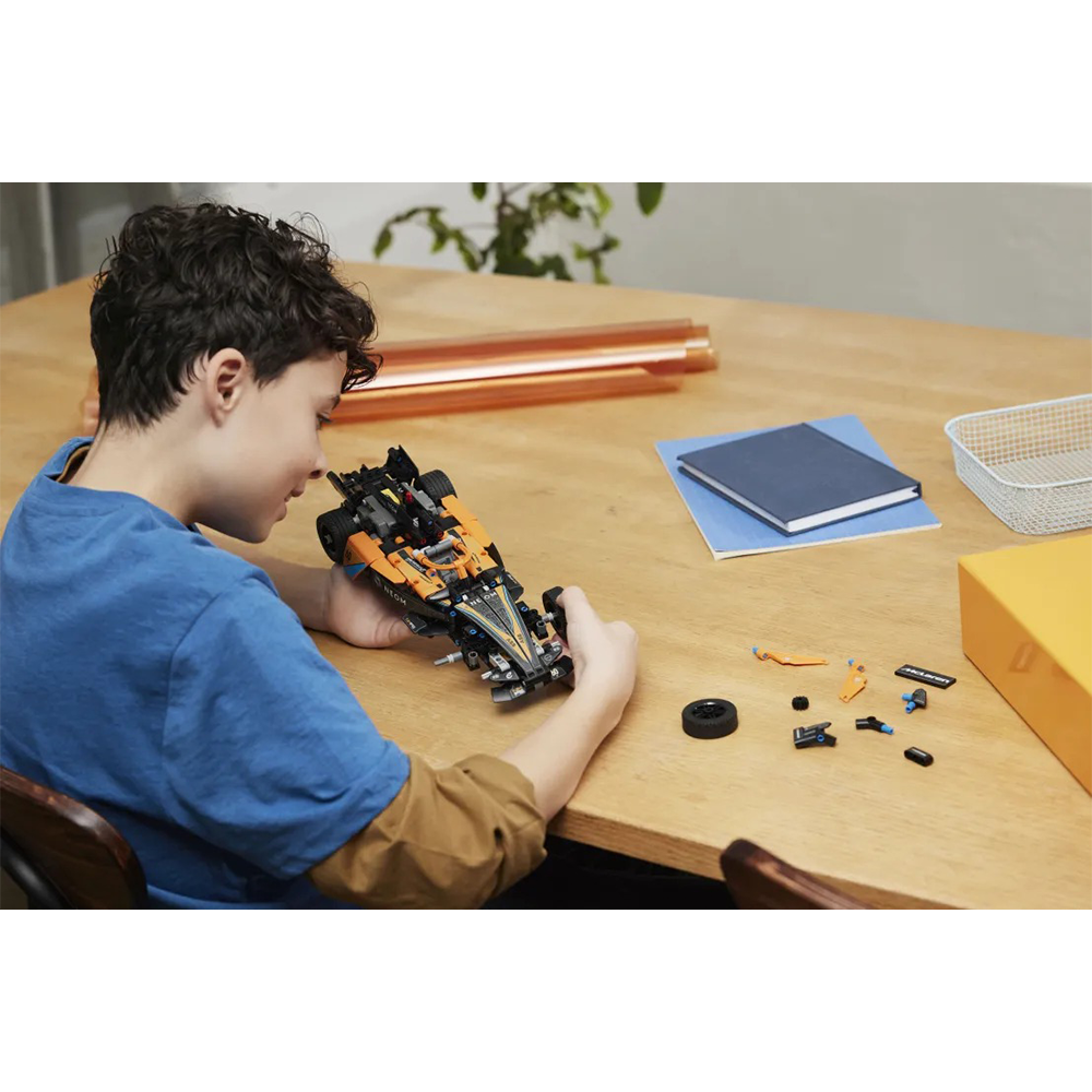 42169 Lego Technic Neon McLaren Formula E Race Car